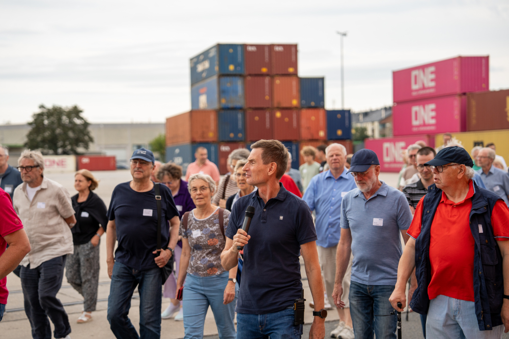 Gelungene Premiere: Über 70 Bürgerinnen und Bürger werfen bei Contargo einen Blick hinter die Kulissen >  | WfG Emmerich