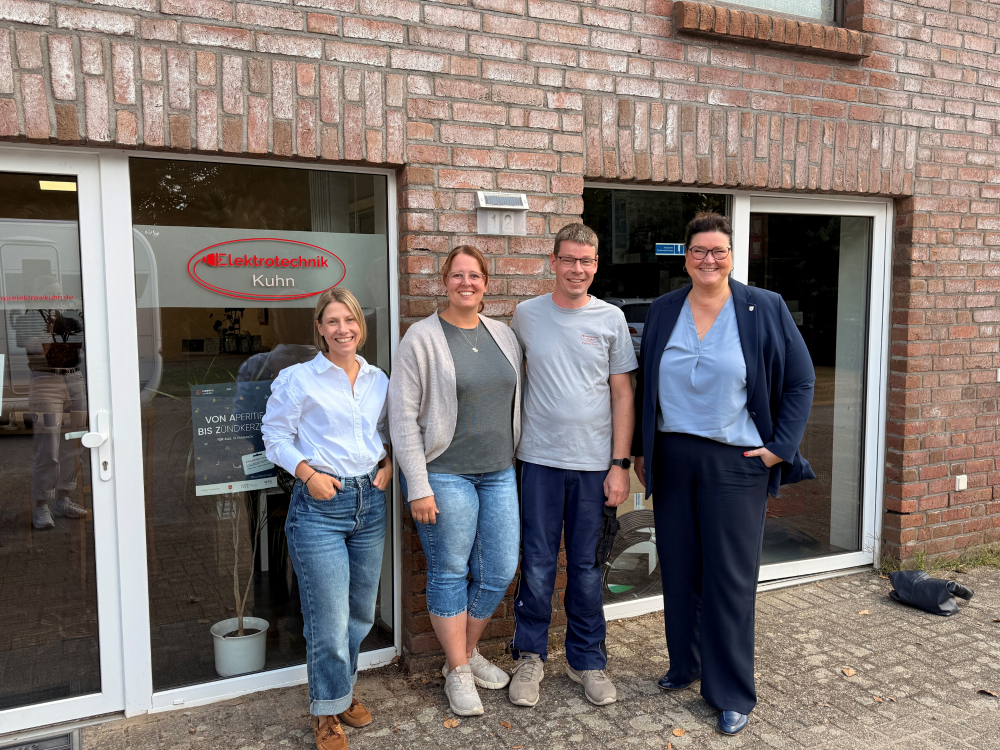 Unternehmensbesuch bei Elektrotechnik Kuhn: Familienbetrieb setzt auf Service, Innovation und Ausbildung >  | WfG Emmerich